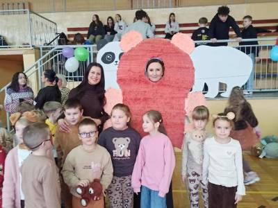 8d6d9a82-e5d4-416c-888a-4e6716f6ba50