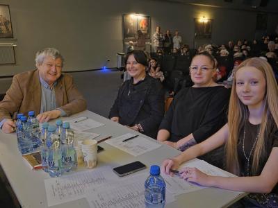 cb7ba912-61e0-48dc-a2bd-2642b778d5f8