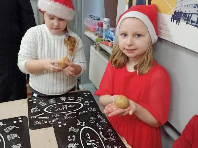 52f12927-5a4e-4d16-9d14-e9d19d96f665