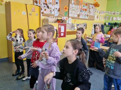 f2f576b5-9afe-4a71-acba-6011140a50d9