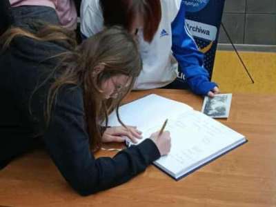 e6efc4e6-e92e-428f-8477-13c3e78e000d