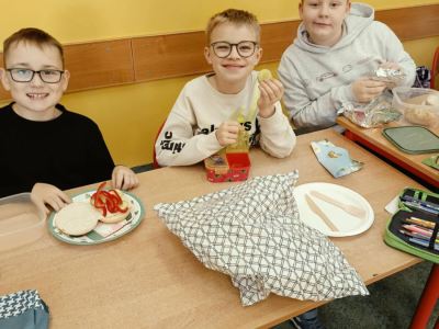 c2077594-e55f-481a-b85d-3b137d2156e3