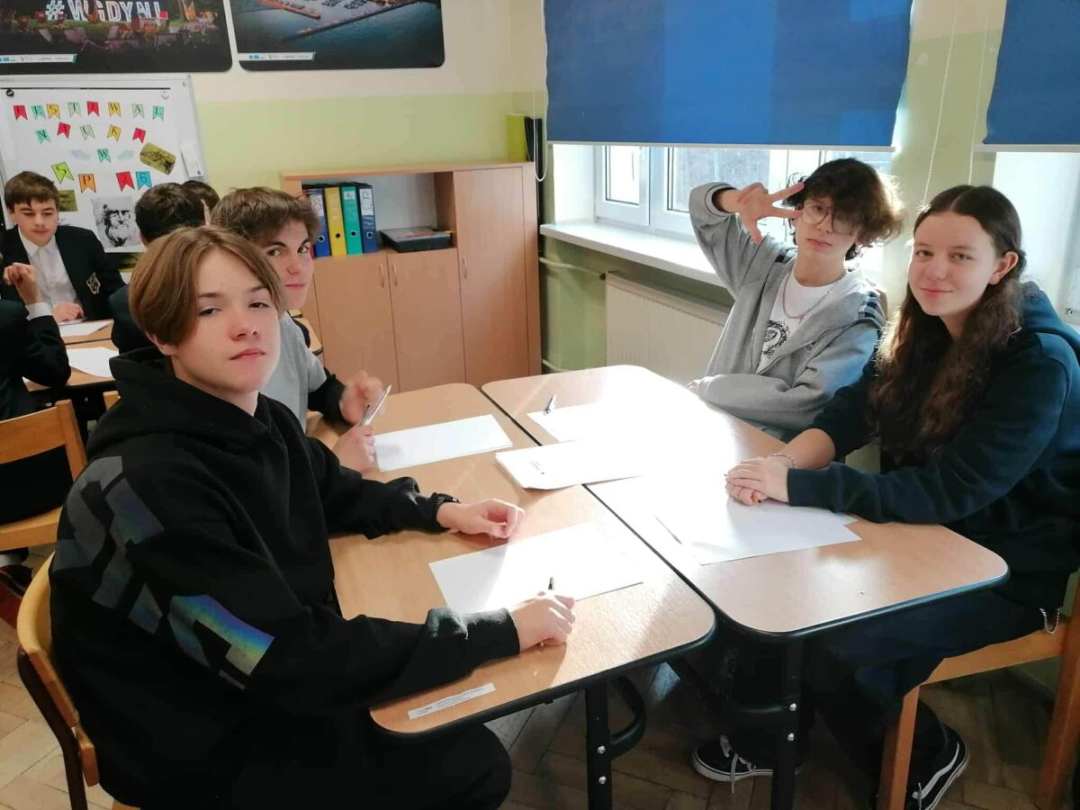 III miejsce naszej szkoły w konkursie matematyczno-fizyczno-chemicznym "Naboj"