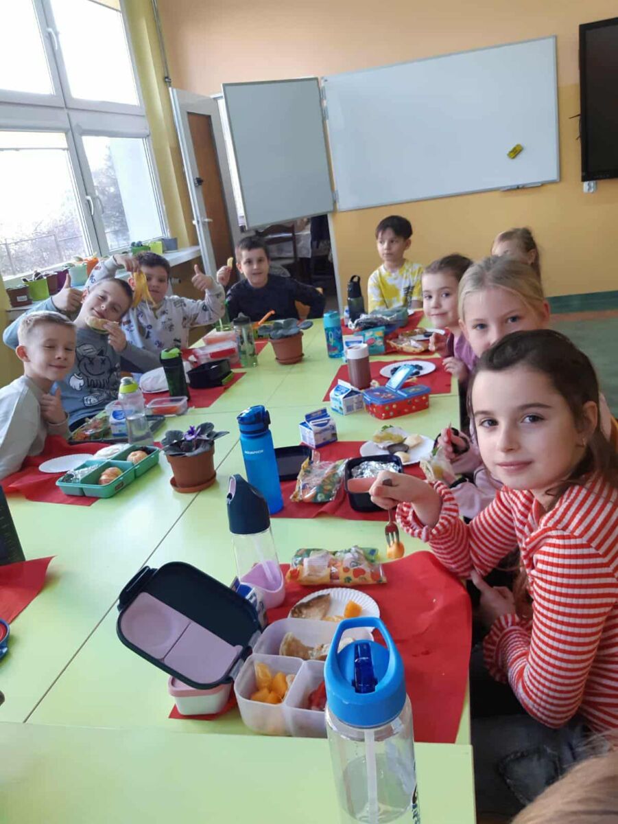 Zdrowe śniadanie w klasie 2c, 2d i 3b