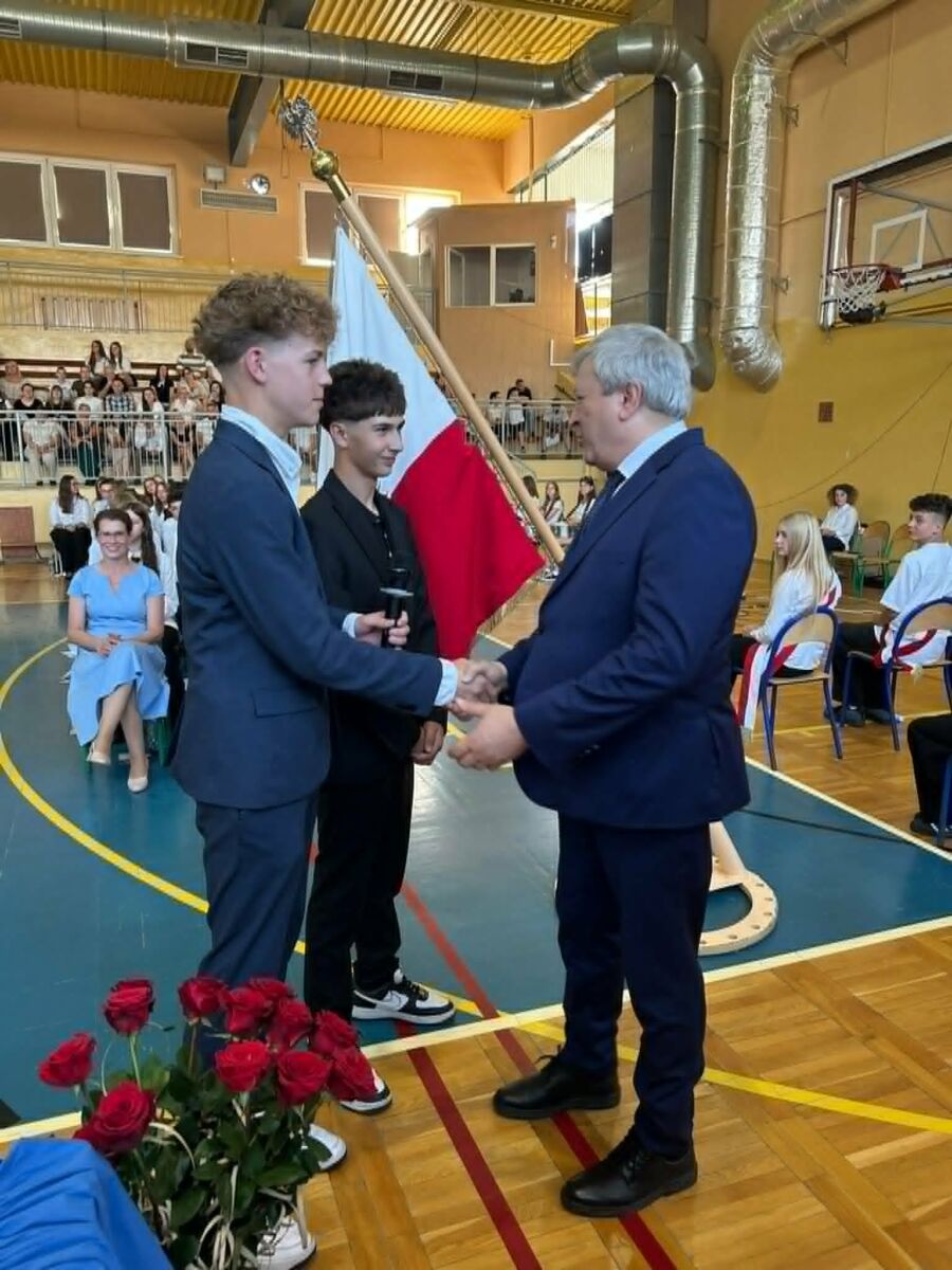 Uroczyste pożegnanie uczniów klas ósmych